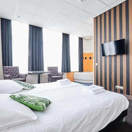 De Otel 3*