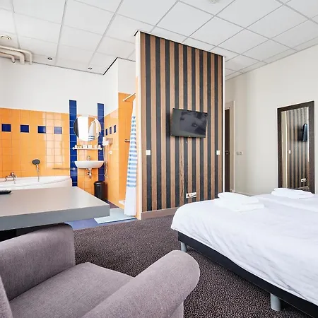 De Hotel 3*
