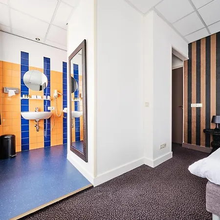 De Otel 3*