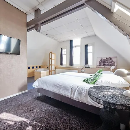 Hotel De 3*